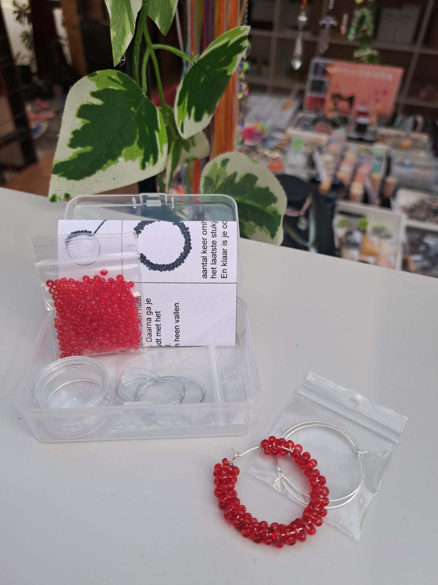 DIY oorbellen helder rood 5ID59