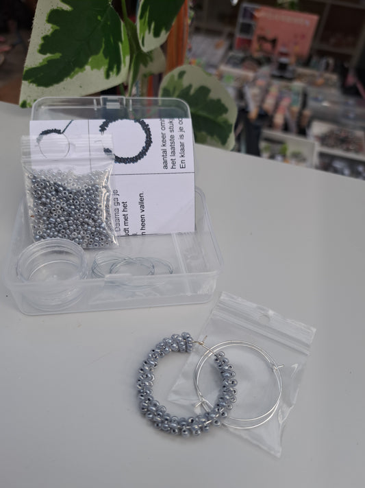 DIY oorbellen grijs 5ID59