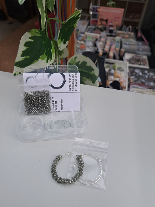 DIY oorbellen grijs zilverfolie 5ID290